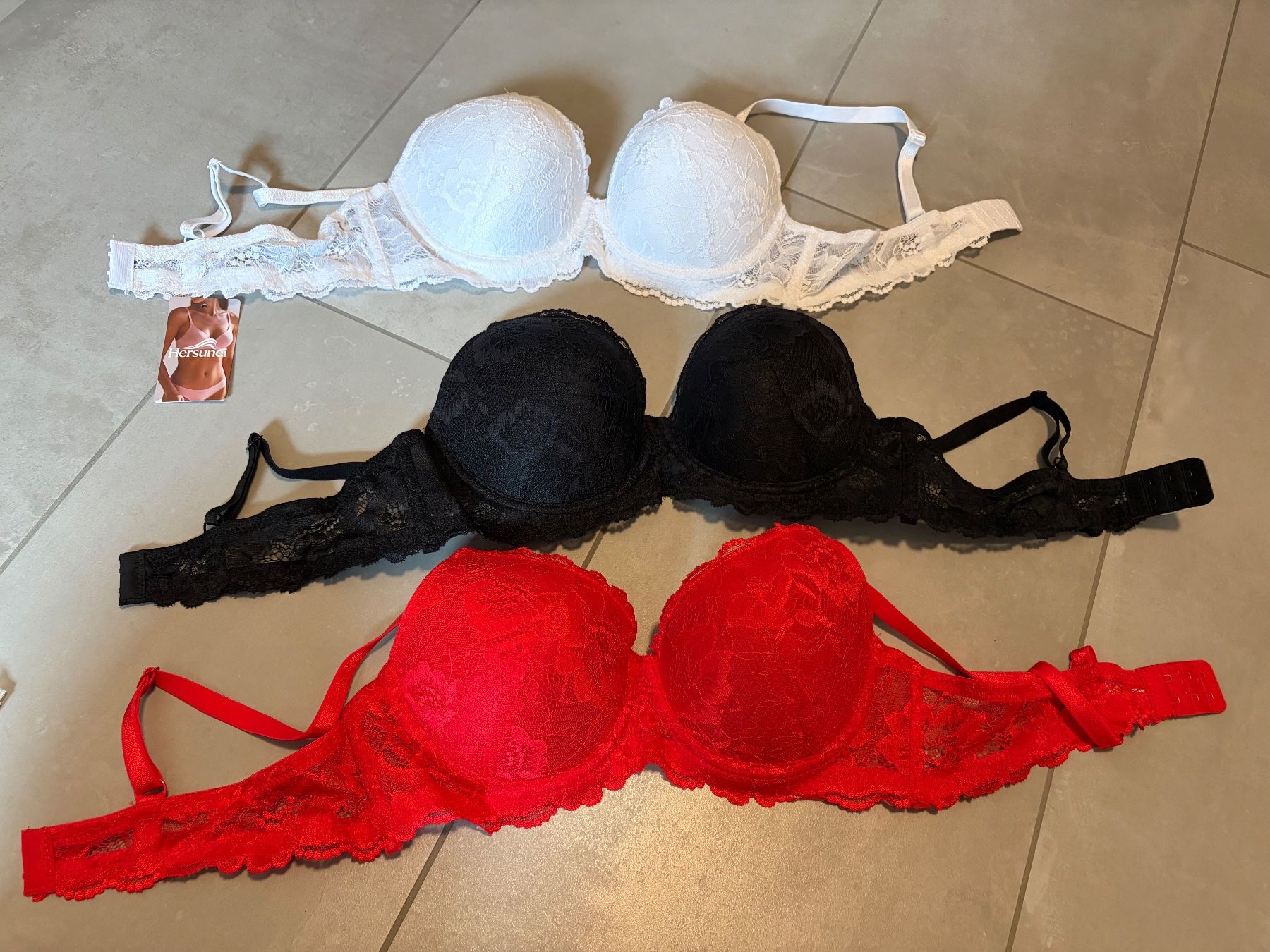 Altra biancheria intima: Neue BH‘s – Nuovo (secondo la descrizione) da Laupen ZH venduto da Elti2017
