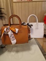 Trendige Handtasche mit Seidenschal - Sommer Must-have!