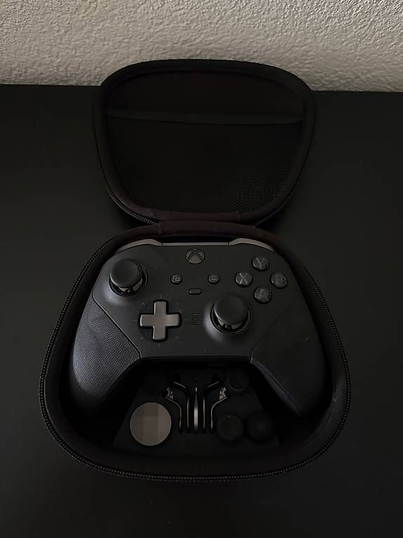 Microsoft Controller: Xbox Elite V2 Controller Top Zustand inkl. Zubehör – Nuovo (secondo la descrizione) da Gümligen venduto da NicolasScheidegger 1