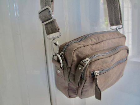 SAC EN BANDOULIERE NYLON BEIGE