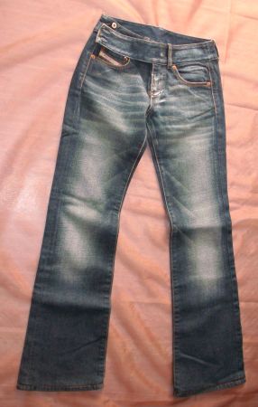 Jeans, Mod. Cherone, Denim Bleached, Gr. 24 * Diesel *