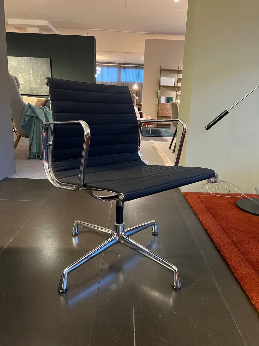 Vitra Sessel: Konferenz / Lobby Sessel Vitra – Neu (gemäss Beschreibung) aus Kriens von AmreinWohnen