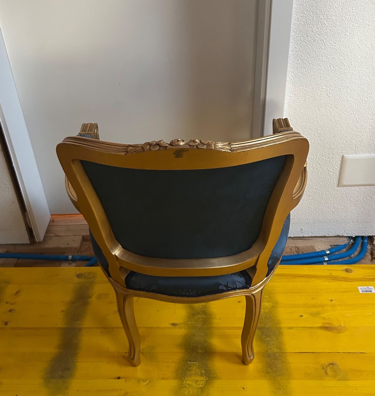 Poltrone: 🏆 Antikes Sofa(2-Sitzer)+Sessel/Massivholz/Goldverzierungen – Usato da Schattdorf venduto da wal_5l5t 7