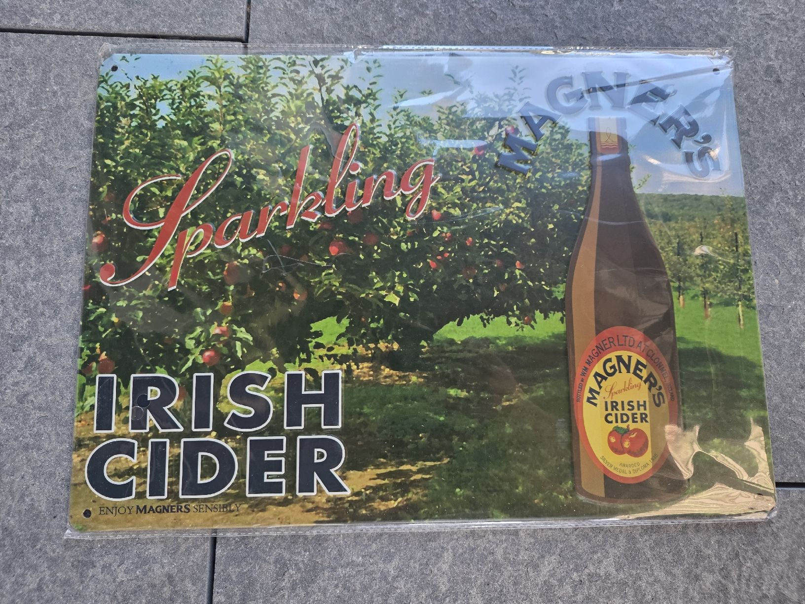Insegne: Blechschild Magners Irish Cider Werbung neu – Nuovo e nell'imballaggio originale da Dorf venduto da Echo_Elements