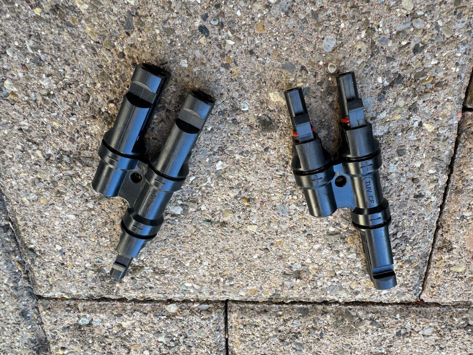 Kabel: Solar Y-Steckverbindung – Gebraucht aus Schaffhausen von Harz 1
