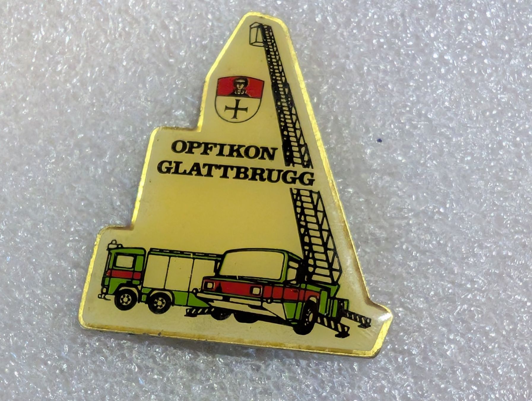 Placchette & Badge: Ansteckpin 127: Feuerwehr Opfikon – Usato da Oppligen venduto da Pin-Fall-Shop