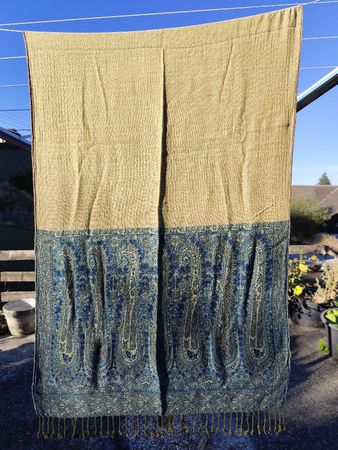 Wendeschaal dunkelrot, gelb, Paisley Muster, gewoben