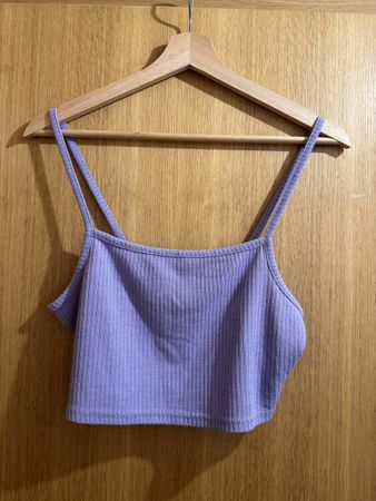 Sommerliches Flieder Crop Top
