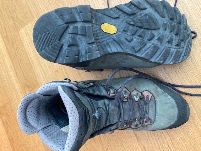 Lowa Scarpe da donna: Wanderschuhe LOWA 40 – Usato da St. Gallen venduto da Geoka 2