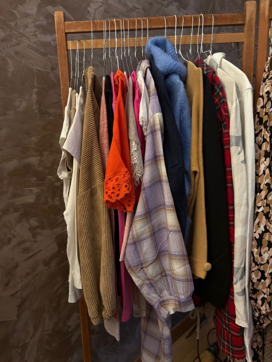 Lotti di vestiti: Kleider und Accessoires  – Usato da Zürich venduto da ben_tz2b
