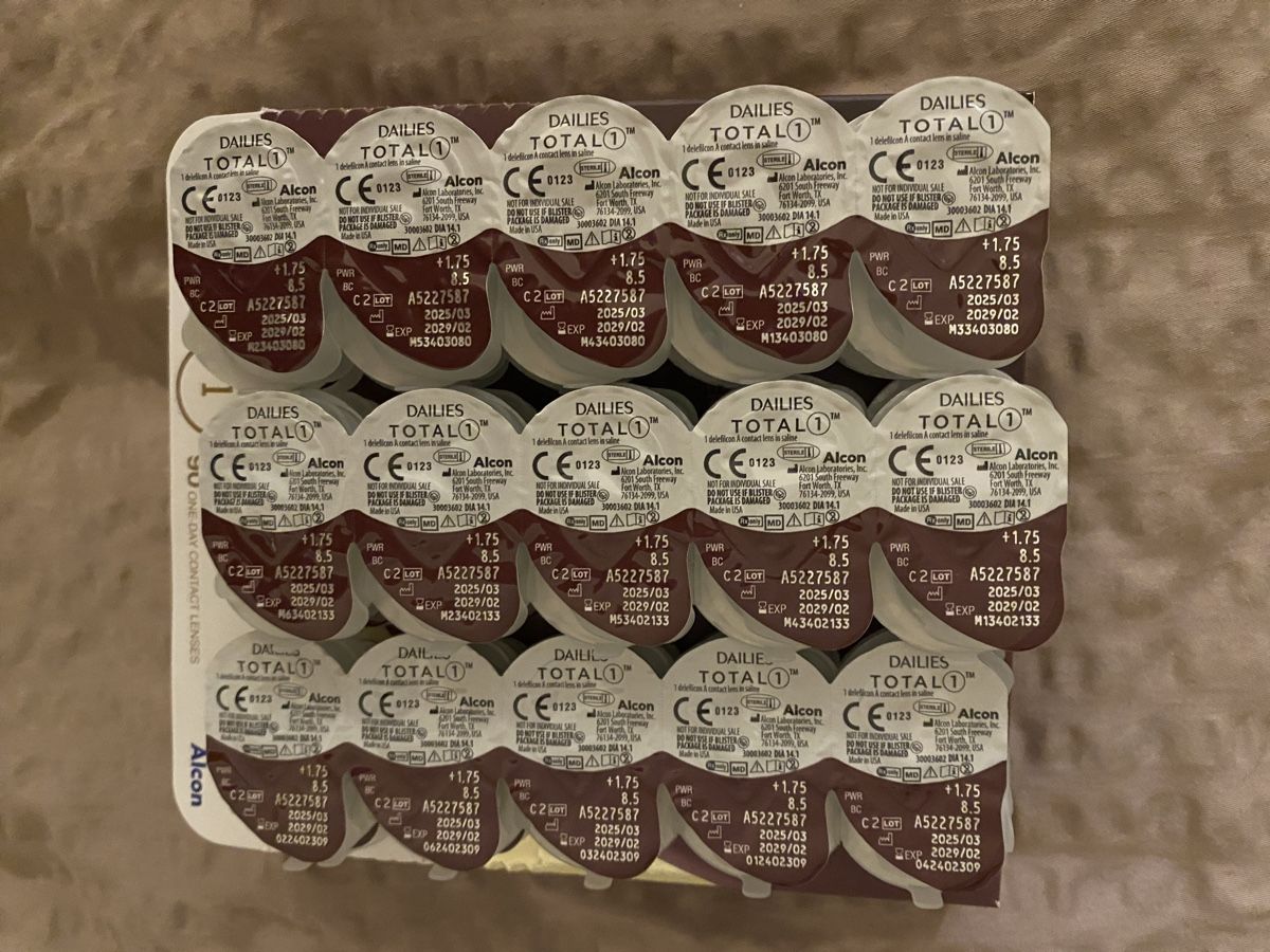 Lenti a contatto: Dailies Total 1, 85 Linsen, +1.75, Neu! – Nuovo (secondo la descrizione) da Münsingen venduto da Tesjc 2