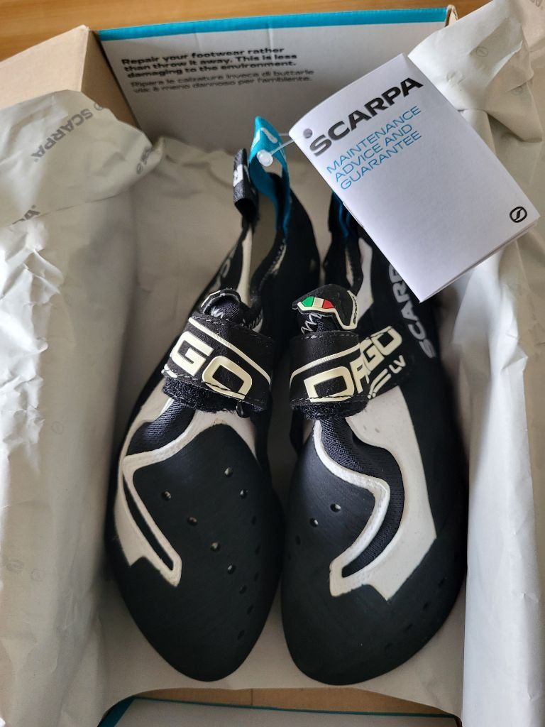Scarpa Scarpe da uomo: Kletterschuh Drago LV Grösse 40 1/2 – Nuovo e nell'imballaggio originale da Pfäffikon ZH venduto da Plumeros