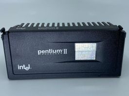 Intel Pentium II 300 MHz an SAMMLER
