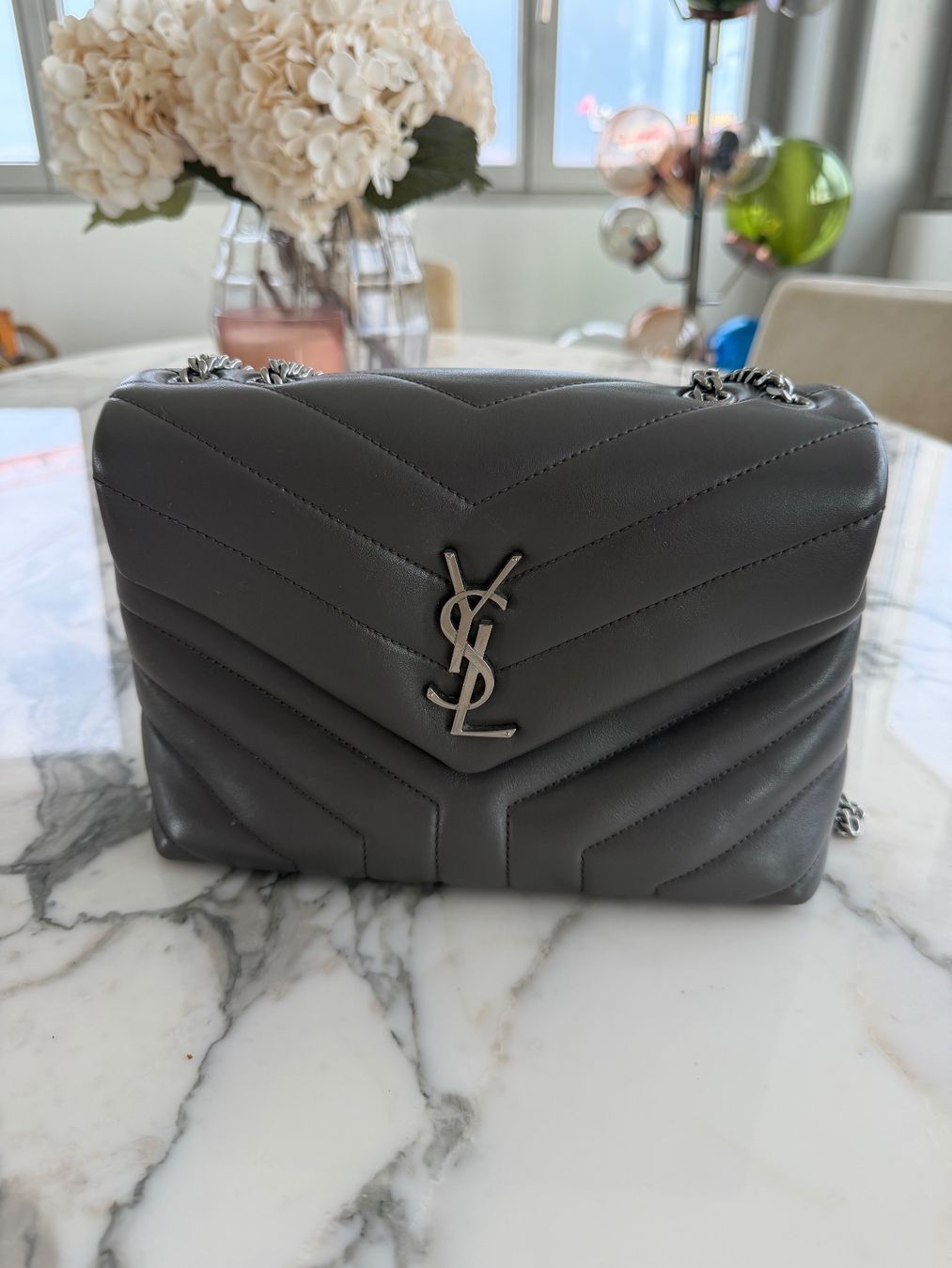 Saint Laurent Taschen für Damen: Saint Laurent Lou Lou Tasche – Gebraucht aus Uster von InstyleD