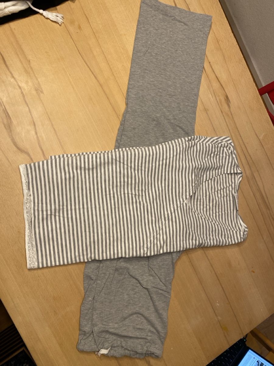 Negligees & Pyjamas: Still-Pijama Grösse 36/38 – Gebraucht aus Zumikon von Teuchter