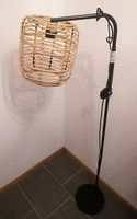 Joli lampadaire sur pied comme neuf