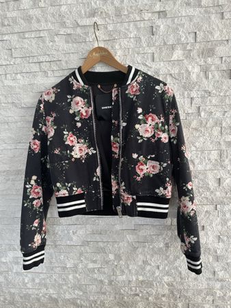 Bomberjacke Diesel schwarz Blumenmuster Grösse S neuwertig