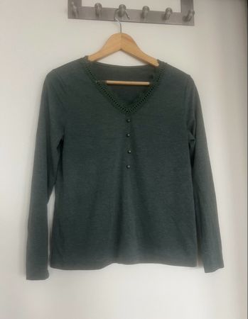 DUNKELGRÜNES LANGARMSHIRT GRÖSSE M