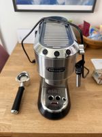 Delonghi Dedica Siebträgermaschine mit Zubehör