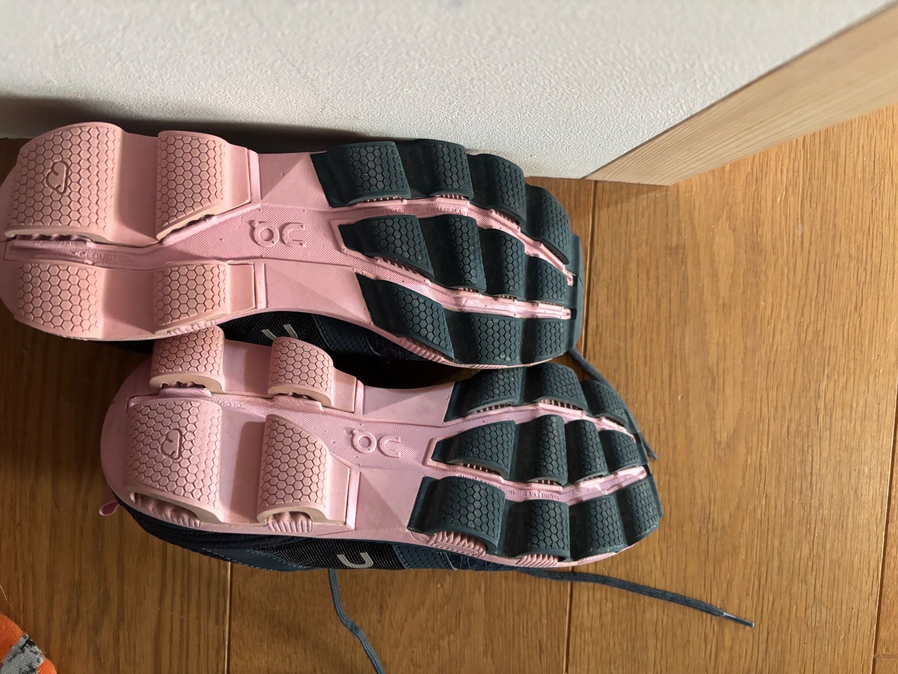 On Damenschuhe: On Running Schuhe Grösse 39 – Gebraucht aus Pfaffnau von Celi77777 2