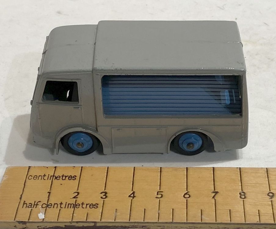 Dinky Toys 1:43 - Model car (1) - Bedford van. Bourse de