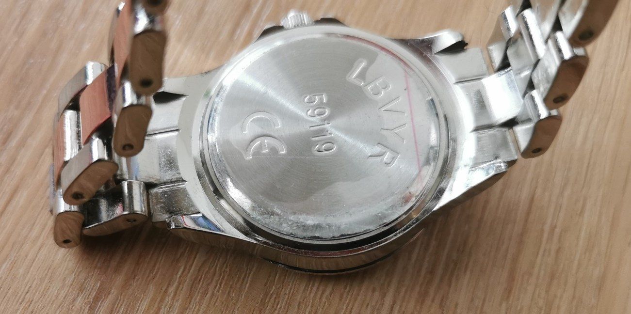 Orologi: LBVYR silbrig, goldige Armband-Uhr – Usato da Kastanienbaum venduto da therebellsmurfette 1