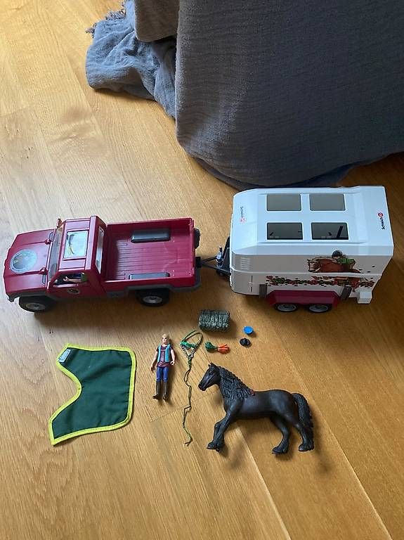 Giocattoli: Schleich Pick-up mit Pferdeanhänger – Usato da Köniz venduto da corinnevo 2