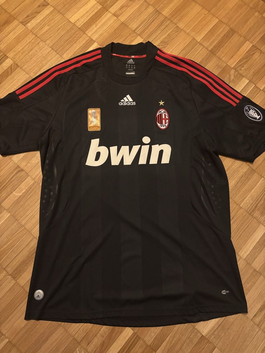 Adidas Canottiere & Pantaloni: AC Milan Trikot Pirlo – Usato da Zürich venduto da ChampShirts 1