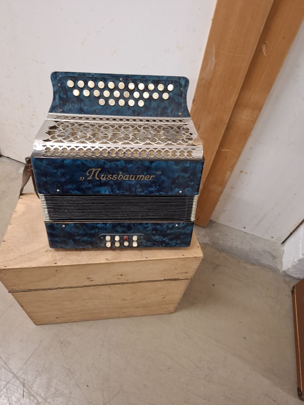 Musikinstrumente: nussbaumer orgeli – Gebraucht aus Villeneuve von BibiVintage 2