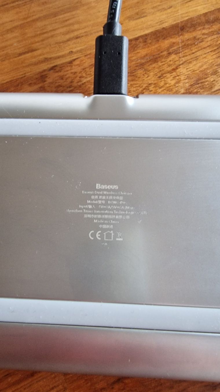 Baseus Caricabatterie: Ladestation Wireless - Doppel 2 Geräte Baseus – Usato da Romanshorn venduto da Niceflyer 3