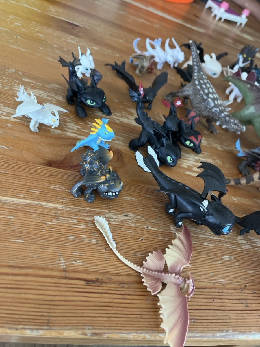 Giocattoli: Dinosaurier und Drachen  – Usato da Rickenbach LU venduto da Haefliger03 1