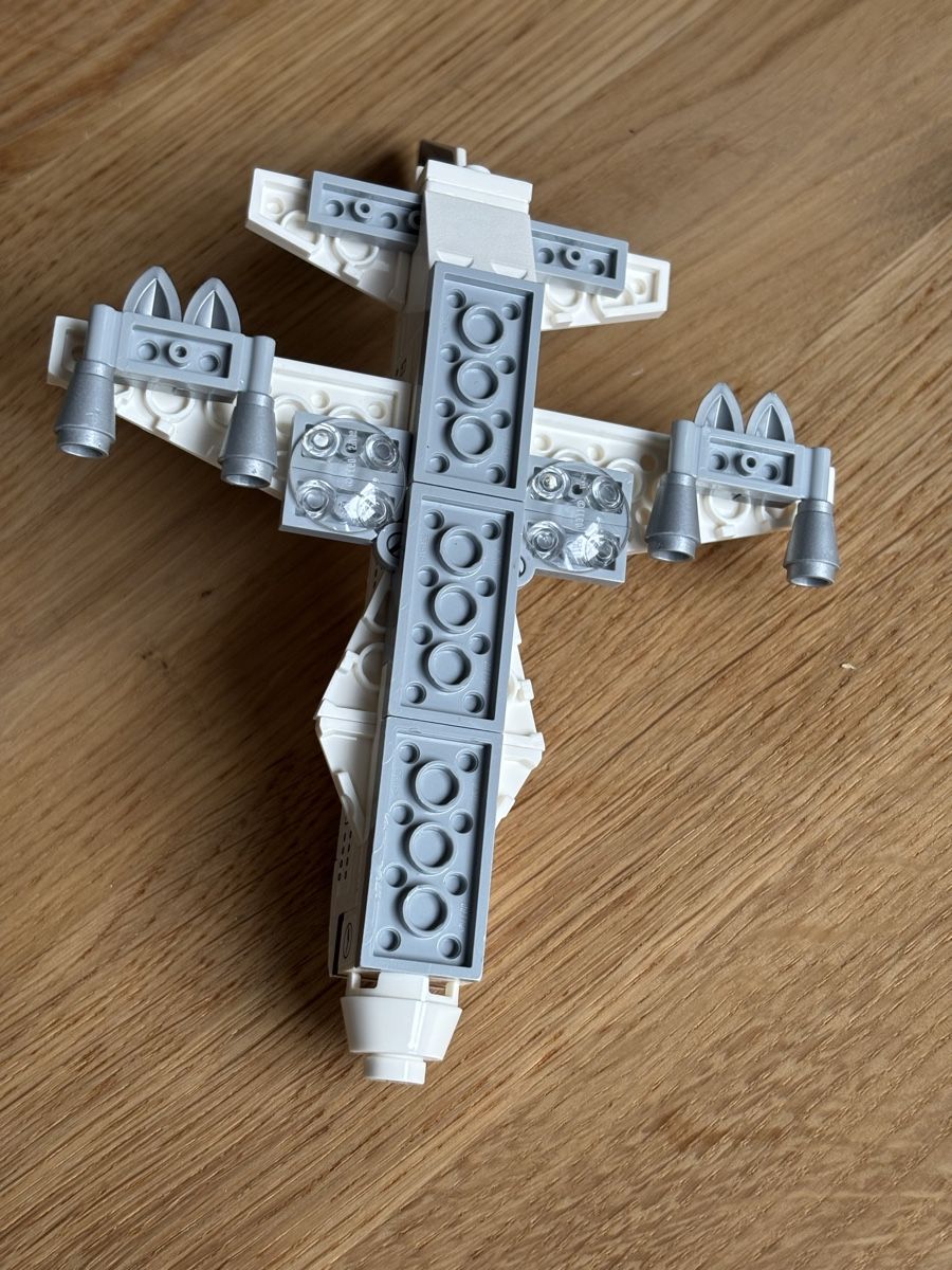 Lego Giocattoli: Lego 40146 Lufthansa Flugzeug / Plane / Aircraft – Usato da Basel venduto da d-unger 2