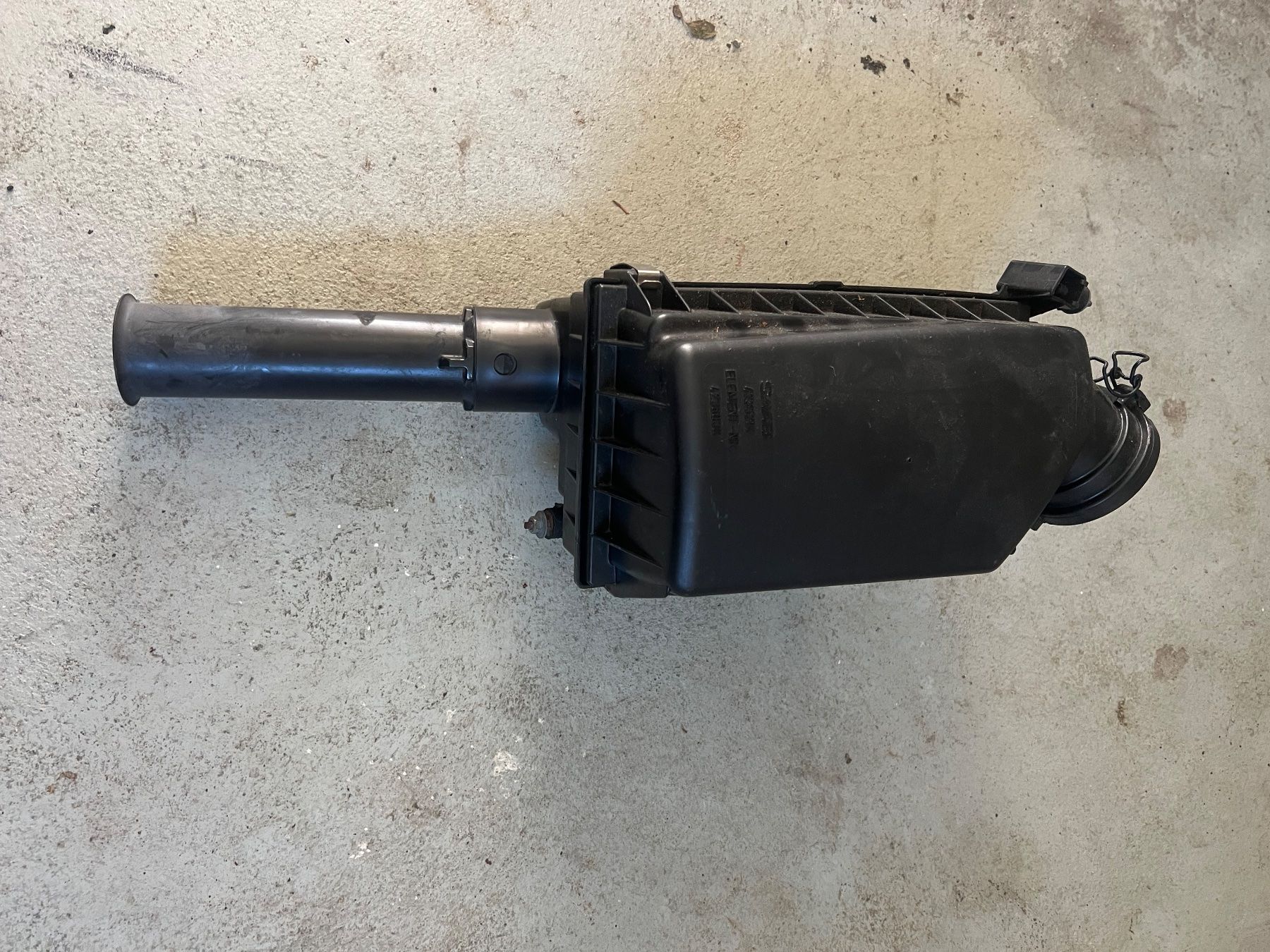 Saab Tutti pezzi di ricambio auto: Saab 93 YS3D Luftfilterkasten 96kW/131PS – Usato da Kaisten venduto da Zef13
