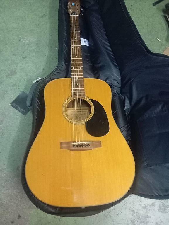 Strumenti musicali: Roderich paesold P130 guitar – Usato da Basel venduto da Petergunn