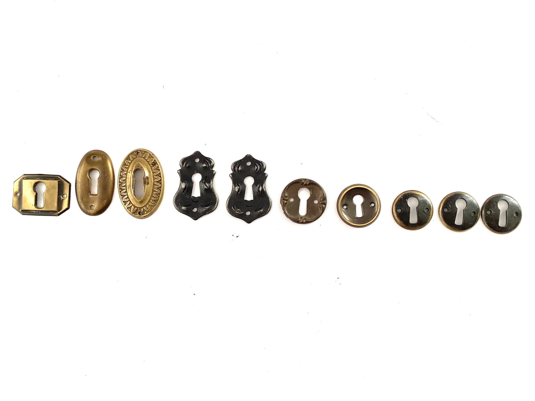 Ferramenta: 10 Möbelschilder Messing, Eisen, Schublade, Türe ,etc. – Usato da Eglisau venduto da mar_5rn2 5