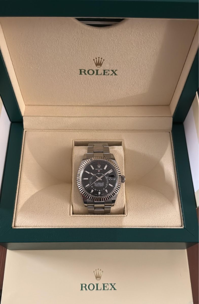 Rolex Orologi: Rolex Sky Dweller black dial – Usato da Rotkreuz venduto da Rocky5