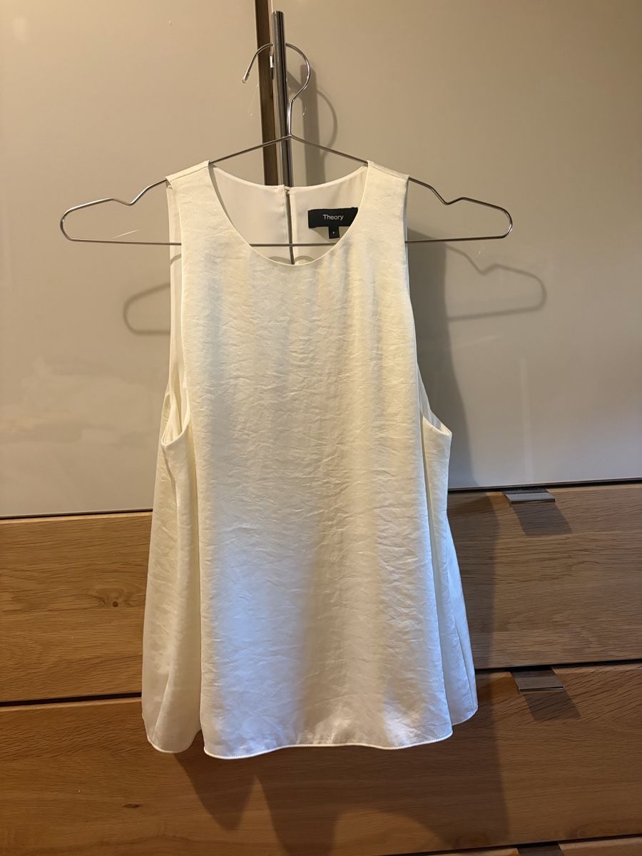 Theory Blusen: Elegantes Top Theory  – Neu (gemäss Beschreibung) aus Basel von ew1_rp7f