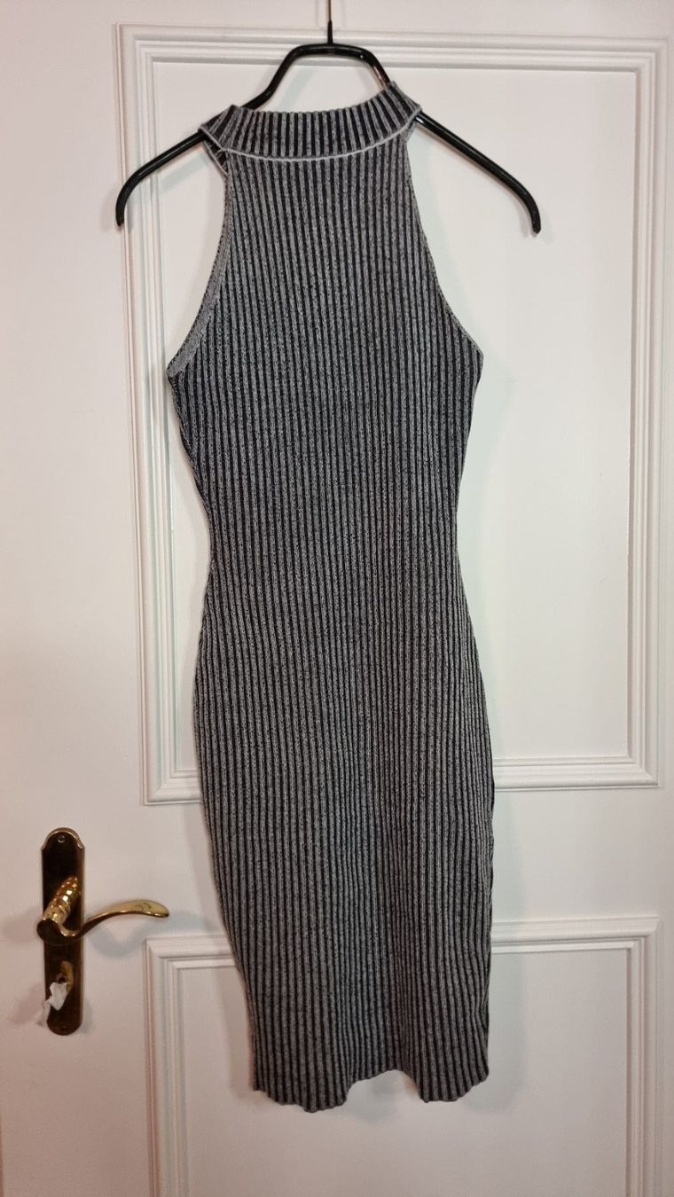 Vestiti: Elastisches graues Kleid mit M-Brosche, elegant und bequem – Usato da Wald ZH venduto da CapLux 3