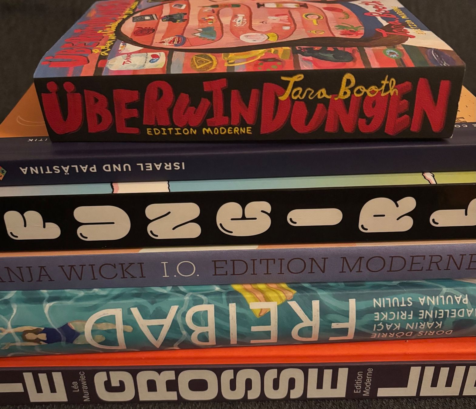 Libri: Bücherpaket: Graphic Novels – Usato da Winterthur venduto da molamuna