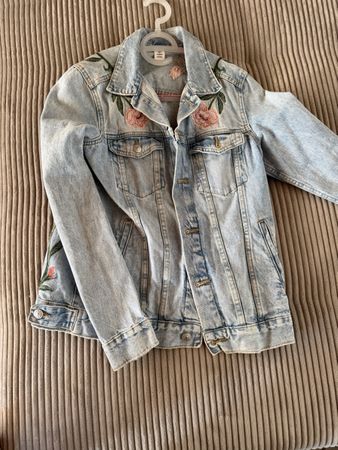neuwertige Jeansjacke von H&M in Grösse 36 