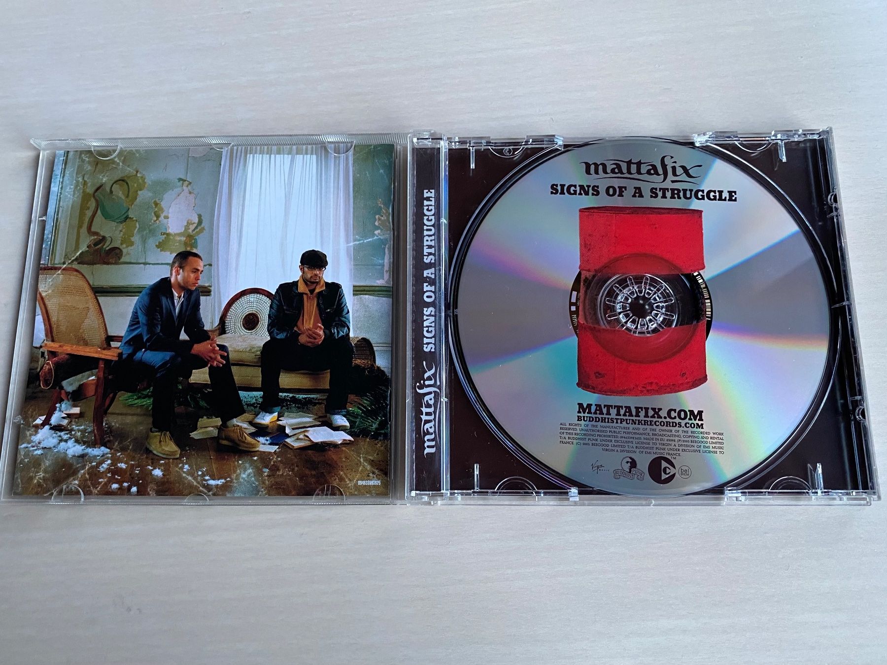 CDs: Mattafix -  Signs Of A Struggle – Gebraucht aus Oberried Brienz von Chyara 2