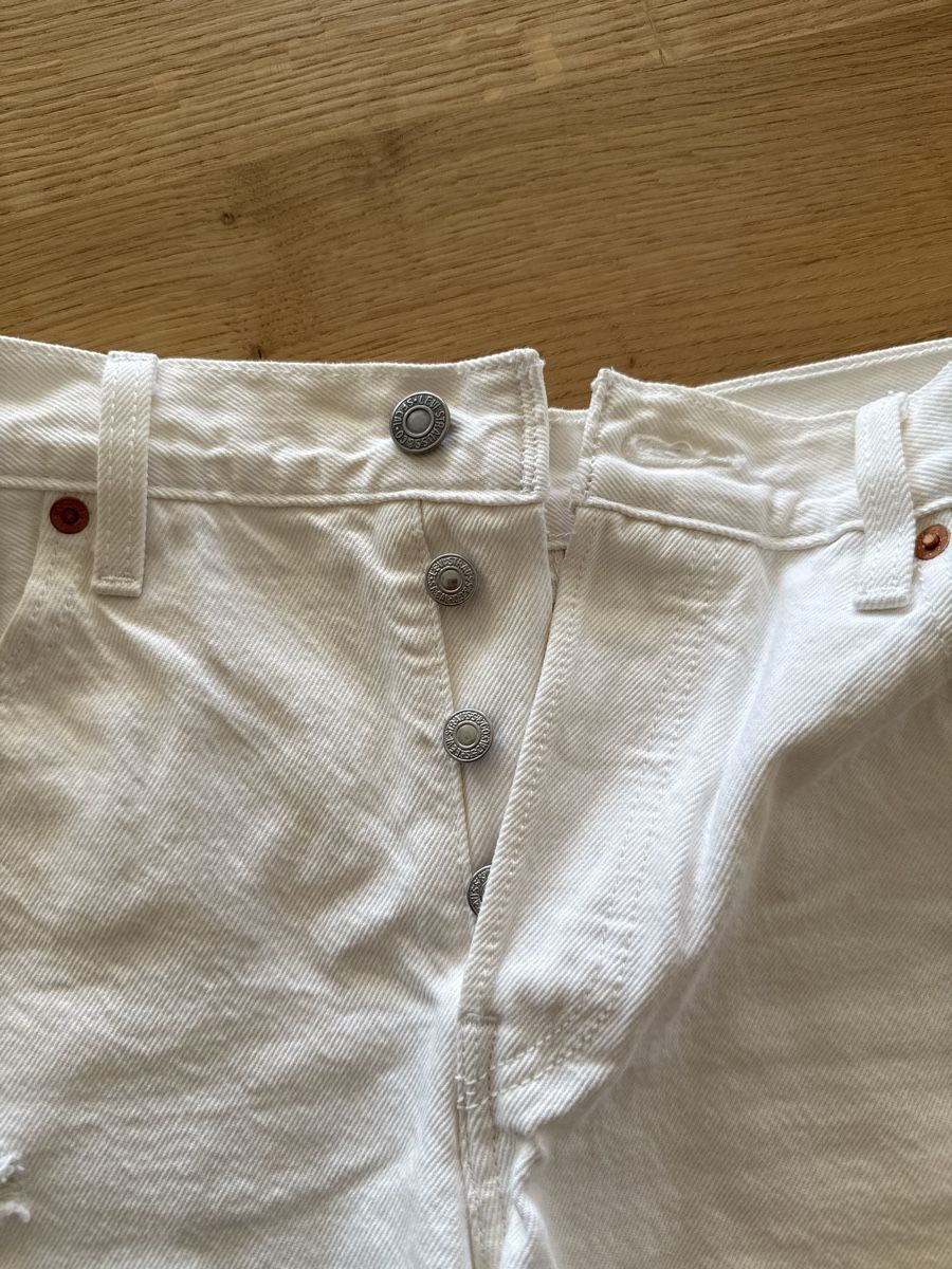 Levi's Jeans: Levi’s short Weiss Damen – Usato da Bellach venduto da Kirtap21 2