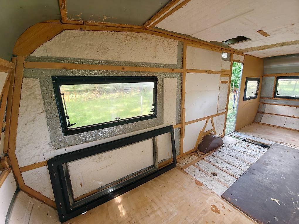 Rimorchi: Wohnwagen  gratis abzuholen - (Flumenthal, SO) – Usato da Flumenthal venduto da mor_p5zg 2