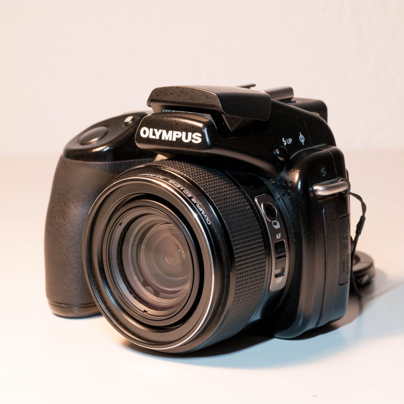 Olympus Appareil photo: Lesen: Olympus SP570UZ Digitalkamera – D'occasion à Thörishaus par vintagger 8