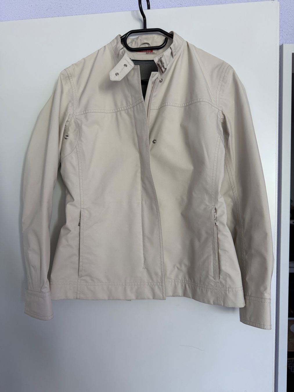Prada Giacche: Prada Jacke – Usato da Küssnacht venduto da Flowerlady