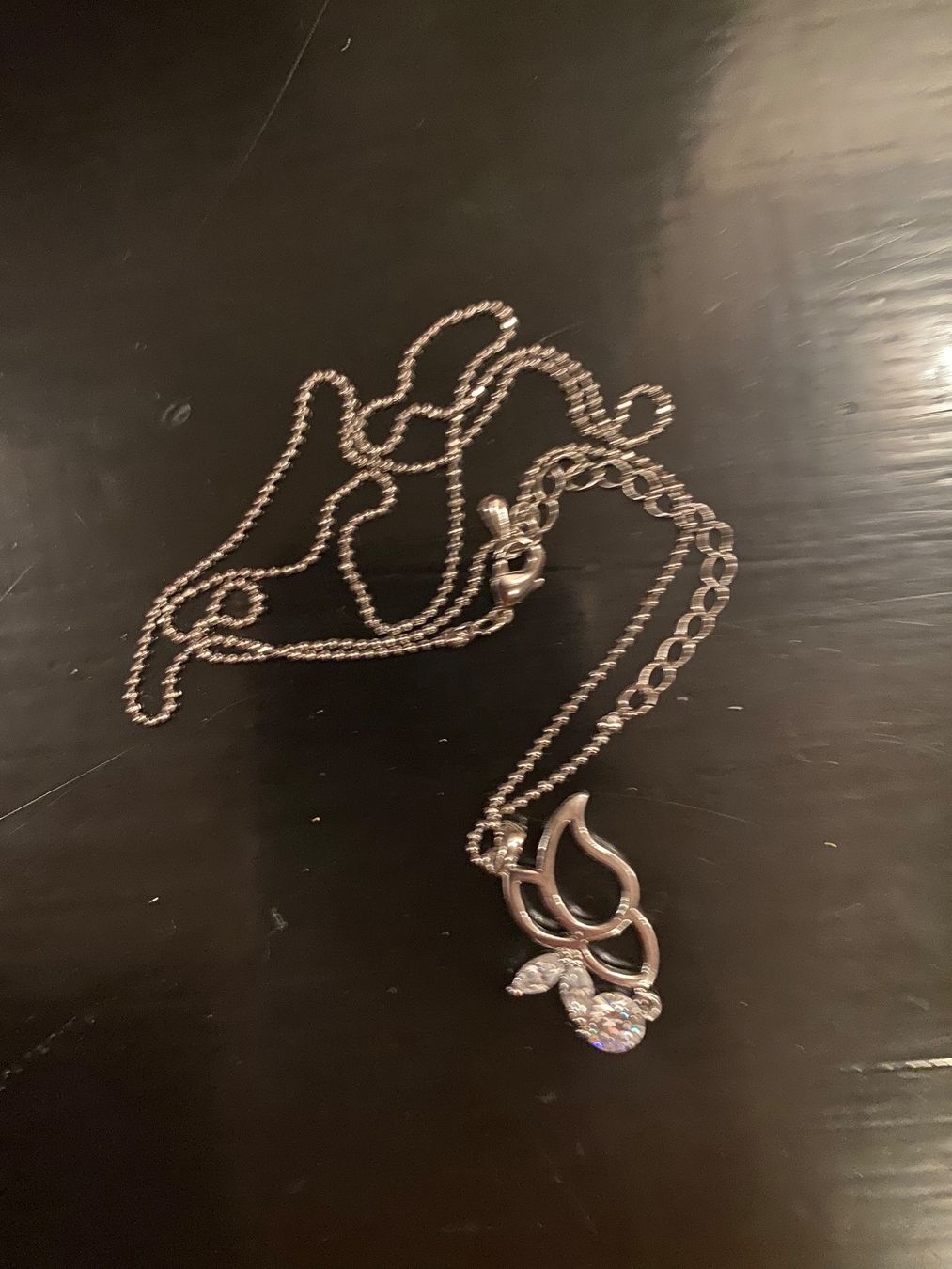 Sonstiger Schmuck: modisch-elegante Halskette mit passenden Ohringen – Gebraucht aus Lüchingen von LIDB 1