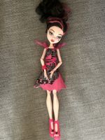 Draculaura Frights Camera Action