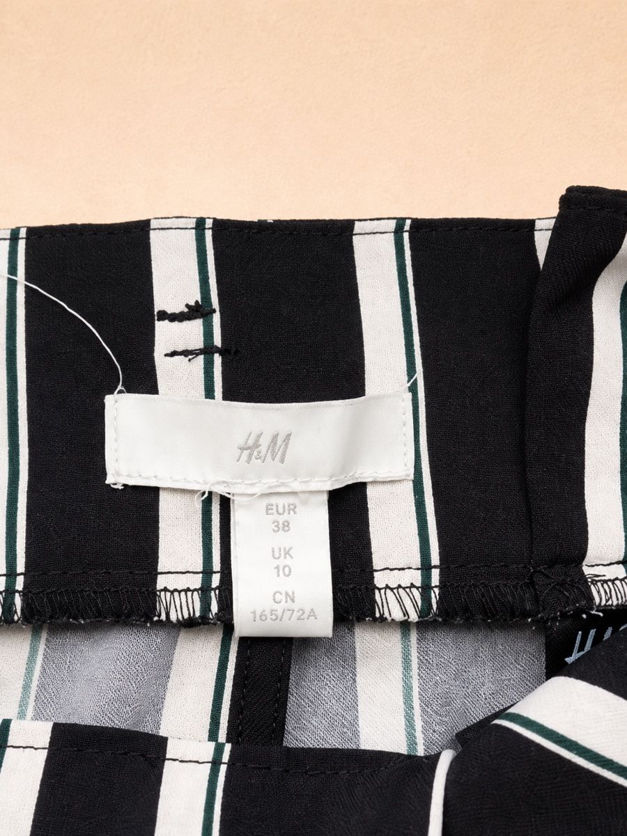 H&M Pantaloni: PANTALON RAYÉ NOIR ET BLANC – Nuovo (secondo la descrizione) da Lausanne venduto da KeNaChic 2