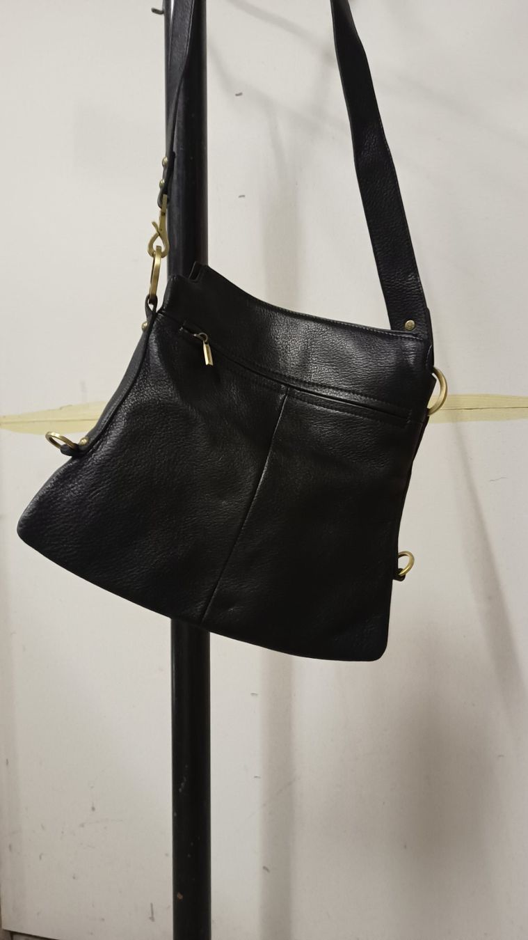 Claudio Ferrici Borse da donna: Schultertasche Claudio Ferrici – Usato da St. Gallen venduto da walterk06