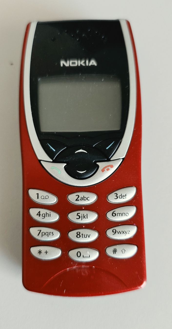 Nokia Portables: Nokia 8210 Retro – D'occasion à wetzikon par Bestedienste